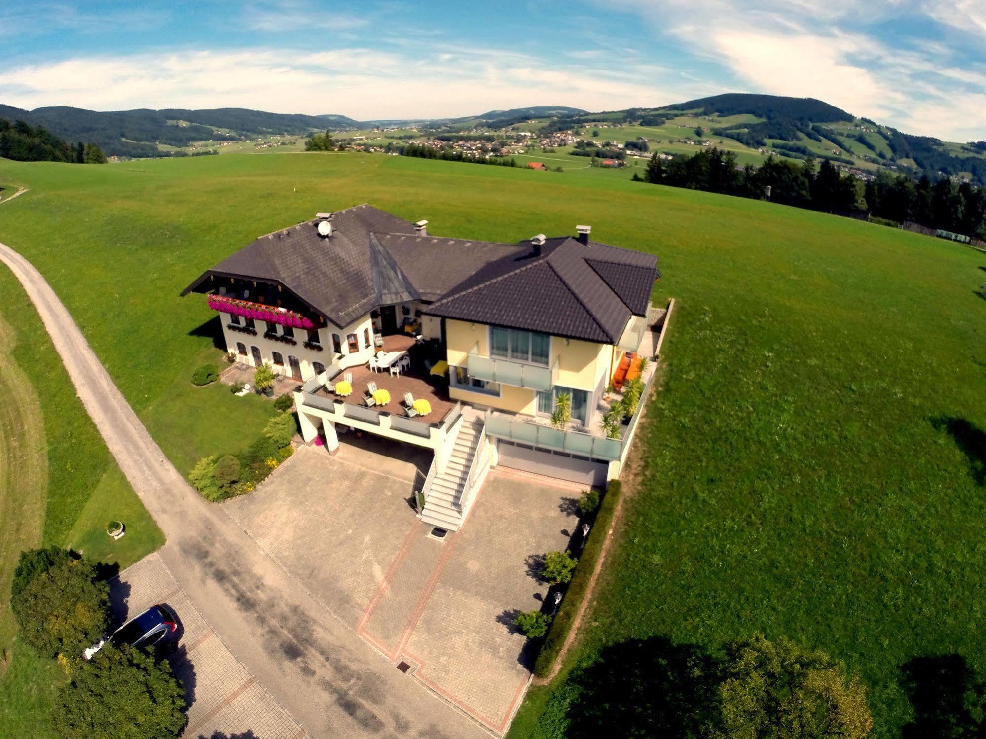 Gaestehaus Stabauer モントゼー エクステリア 写真
