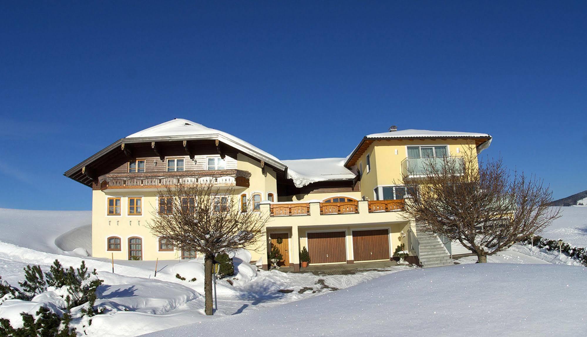 Gaestehaus Stabauer モントゼー エクステリア 写真