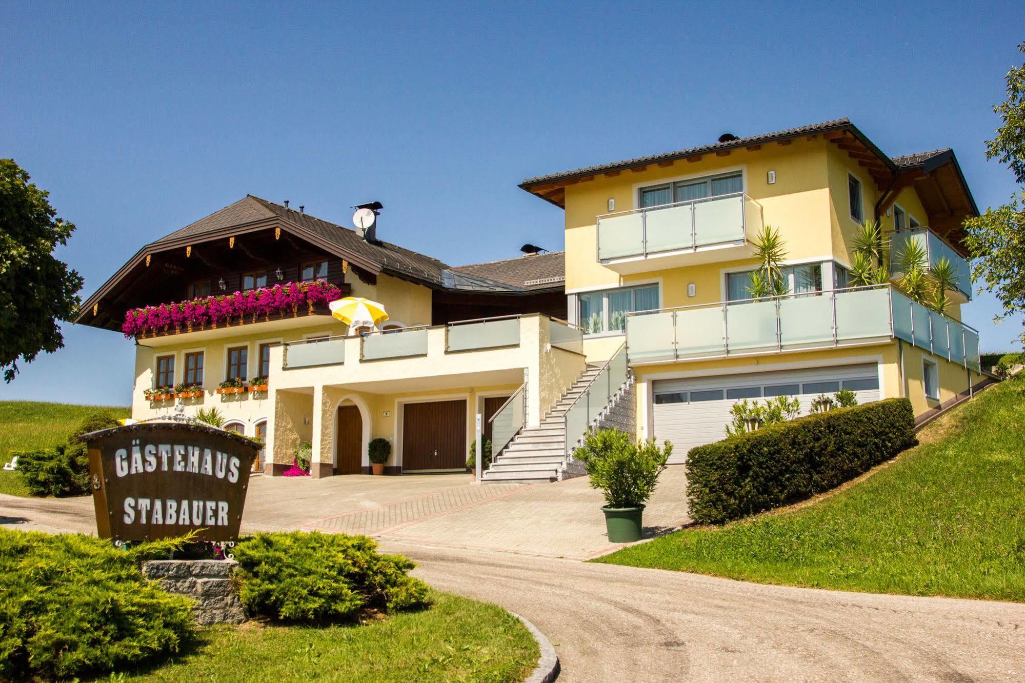 Gaestehaus Stabauer モントゼー エクステリア 写真